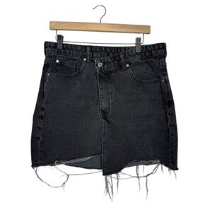 & Denim Crossover 90's Black skirt frayed bottom size Medium
